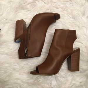 Steve Madden brown heels